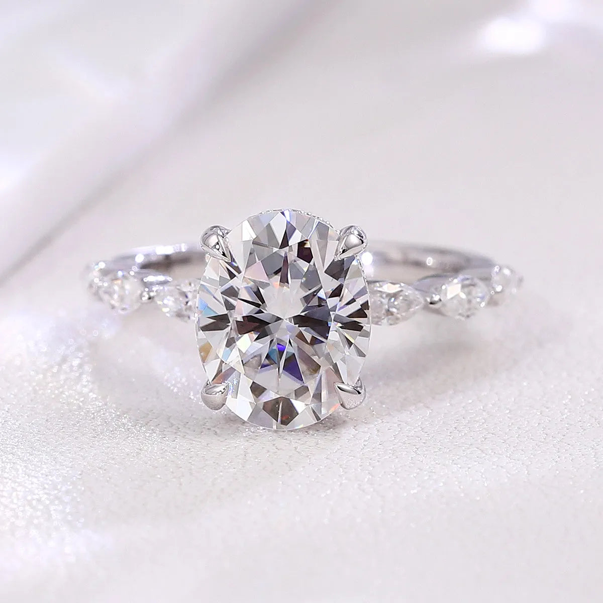 The Elaris RING by Chantal Vaulet