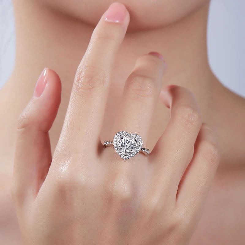 Elenora Heart-Cut Moissanite Halo Ring 💍✨, perfect for engagement/wedding, stunning design and amazing value!