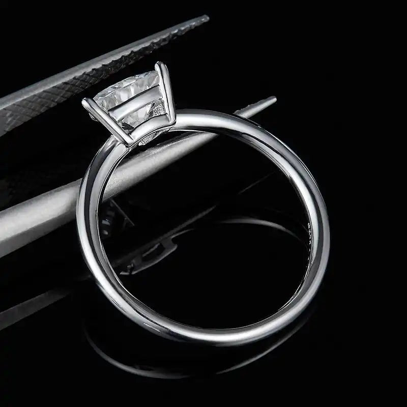 The Fiorella - Moissanite 1.0CT Ring - RING - Chantal Vaulet