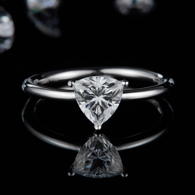 The Fiorella Moissanite 1.0CT ring 💍✨ - Stunning trillion-cut, perfect for engagements and weddings, offers amazing value!