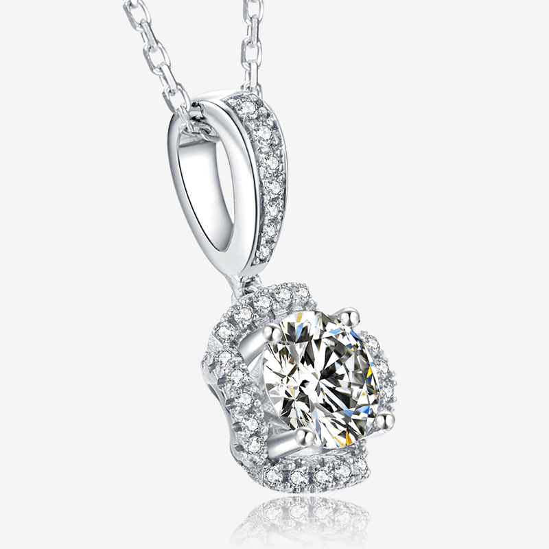 The Florianne Moissanite Clover Halo Necklace - Chantal Vaulet
