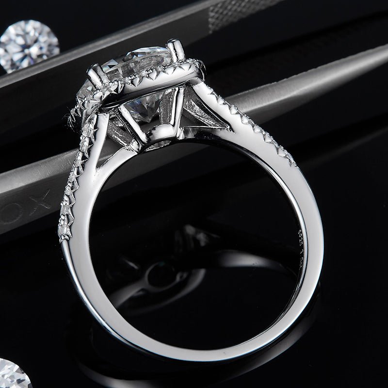 Elegant Moissanite halo ring featuring a 3CT stone and intricate split shank design 💍✨ Perfect for engagement or wedding! #AmazingValue