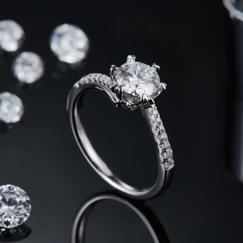 The Lillian – Moissanite Side - Stone Engagement Ring 1CT - RING - Chantal Vaulet