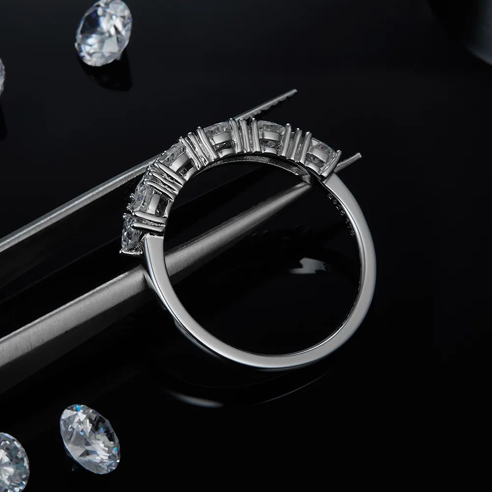 The Liora Moissanite eternity band ring✨—10 dazzling stones, perfect for engagements💍 and weddings❤️, an amazing value!