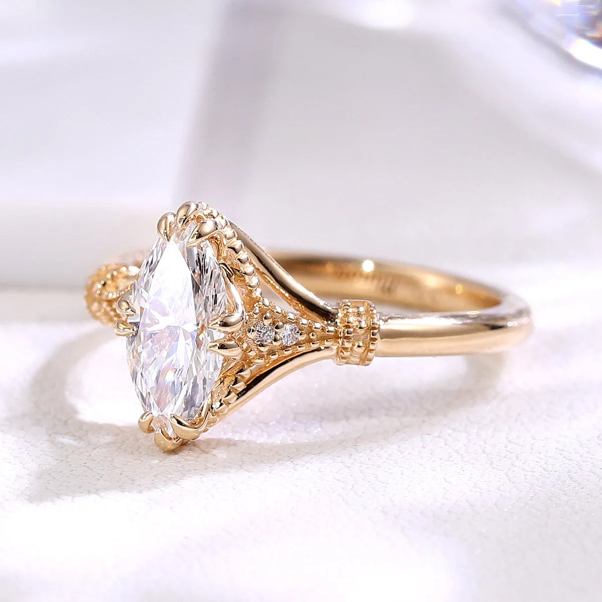 The Nymeria RING by Chantal Vaulet