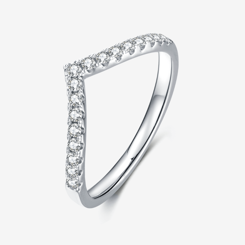 Selina Moissanite Chevron Band with 17 round-cut Moissanites for modern elegance 💍✨ Perfect for engagement or wedding, amazing value!