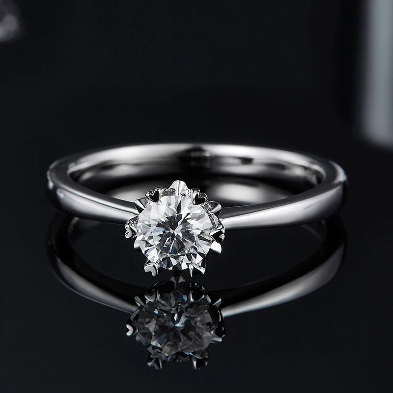 Stunning Solaya 0.5CT Moissanite ring in polished 925 sterling silver 💍✨ Perfect for engagement or wedding! Amazing value!