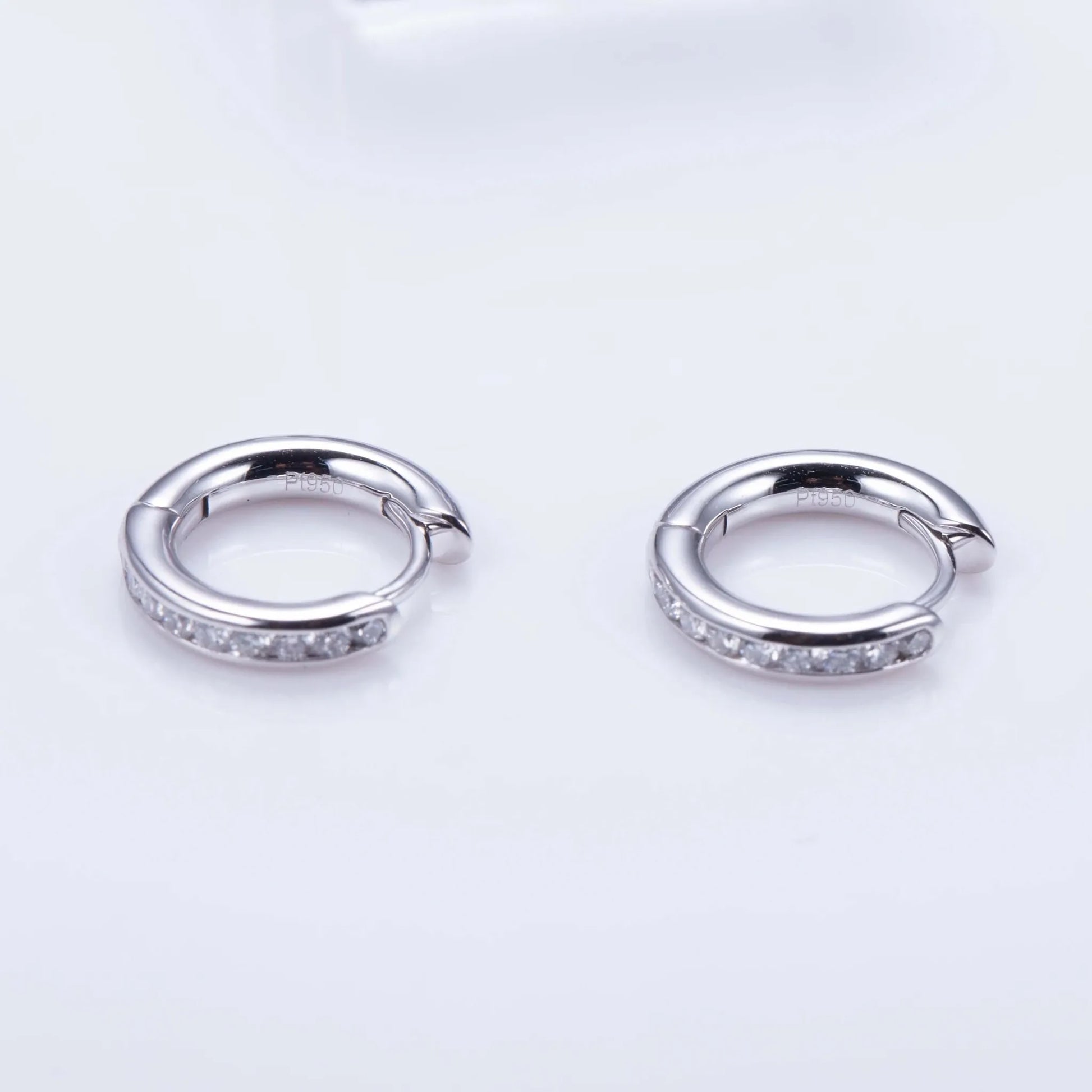 The Solenia 1.5MM Lab Diamond Huggie Earrings - Chantal Vaulet