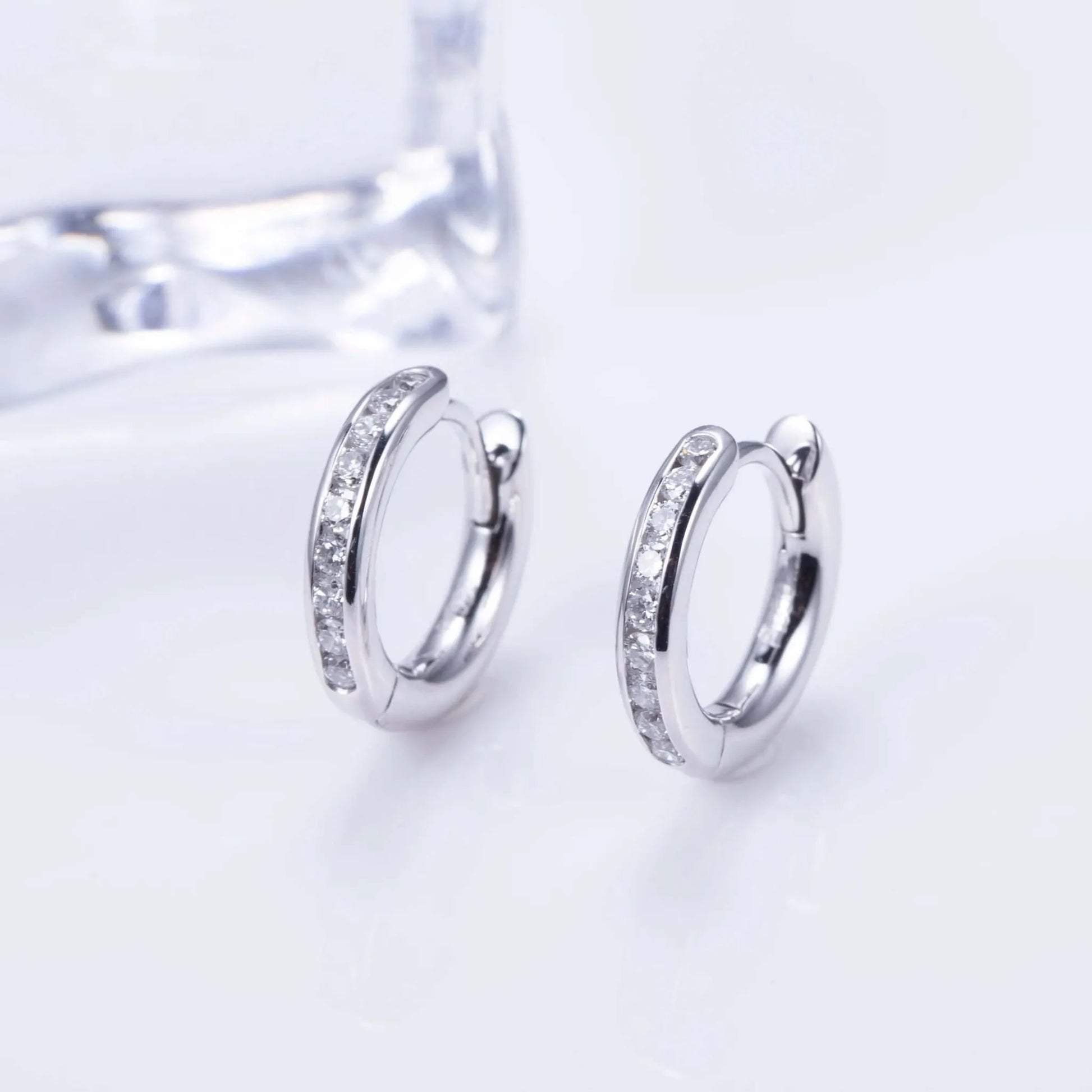 The Solenia 1.5MM Lab Diamond Huggie Earrings - Chantal Vaulet