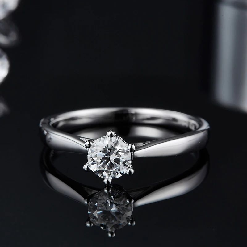 The Solmara 0.5CT Round-Cut Moissanite Ring 💍✨ - Stunning engagement ring offering amazing value and timeless elegance.