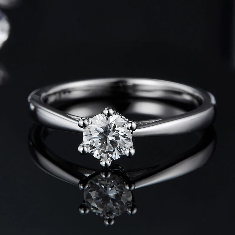The Valoria Moissanite solitaire ring in 14K white gold 💍✨, a stunning choice for engagement or wedding, offering amazing value.