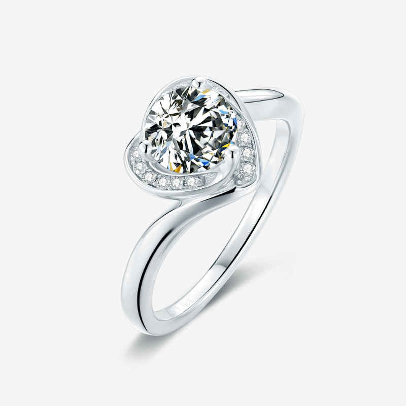 Stunning Velmira 1CT heart-cut Moissanite engagement ring 💍 with zirconia accents, perfect for weddings! ✨ Amazing value!