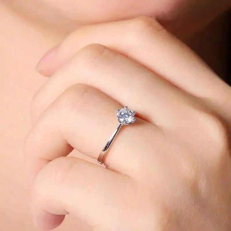 The Veradia 0.5CT Round - Cut Moissanite Ring - RING - Chantal Vaulet